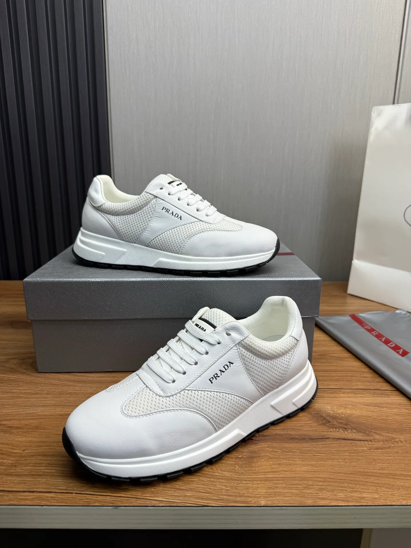 Men's shoes 💰560💰 [PRADA] Hot-selling men's shoes shipped 👏Official website synchronized ⬆️ Original cowhide fabric + cowhide lining, cowhide feet 🐮 1:1 shipment ✔️Original original bottom, 38-45 (45. Customized, non-refundable)